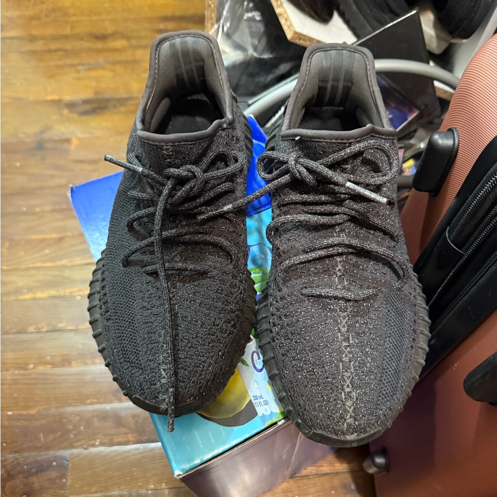 Yeezy 350 V2 Black